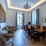 Appartement Duomo 7 Min - Historic Luxury 3 Bedrooms With Parking *