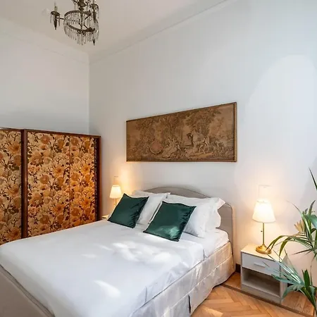 Duomo 7 Min - Historic Luxury 3 Bedrooms With Parking Appartamento Milano
